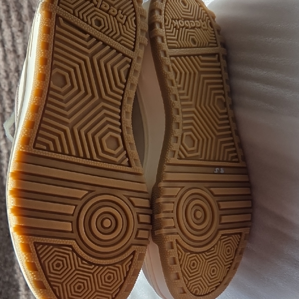 New Reebok Women's Cream High-Top Sneakers - Picture 2 of 7